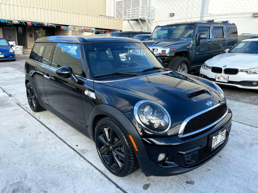 2011 MINI Cooper Clubman Image 2