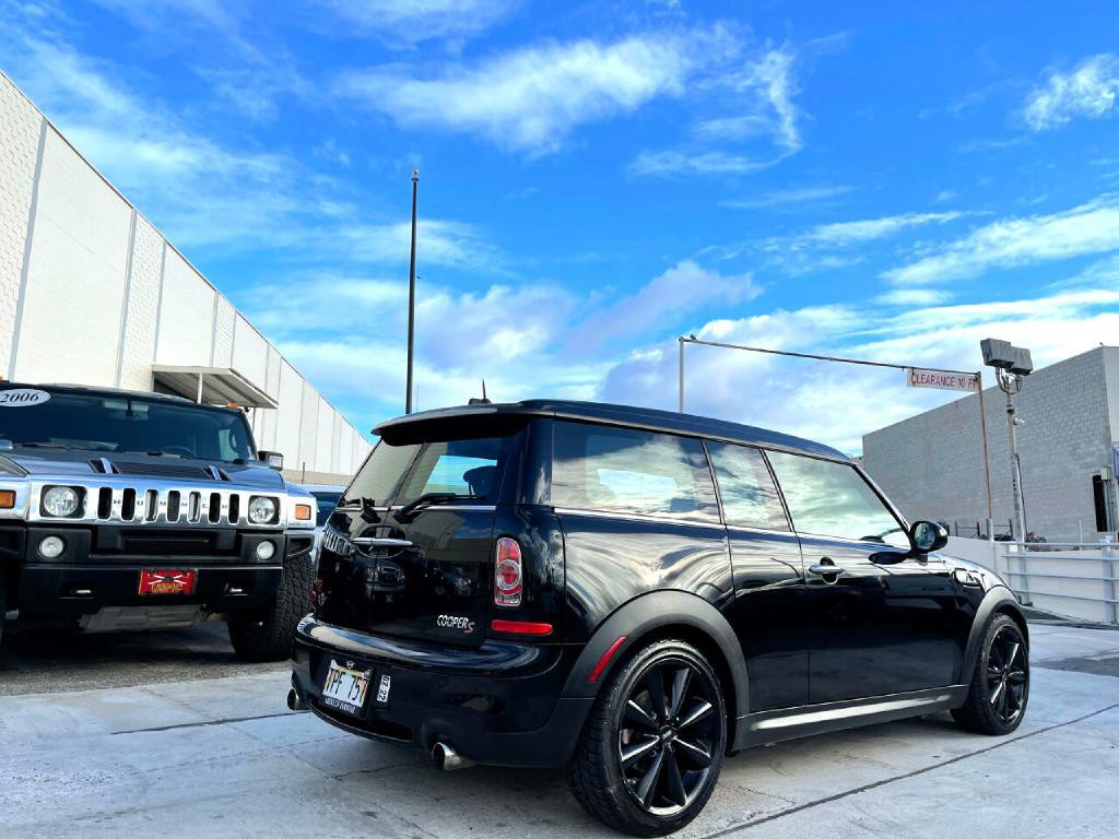 2011 MINI Cooper Clubman Image 12