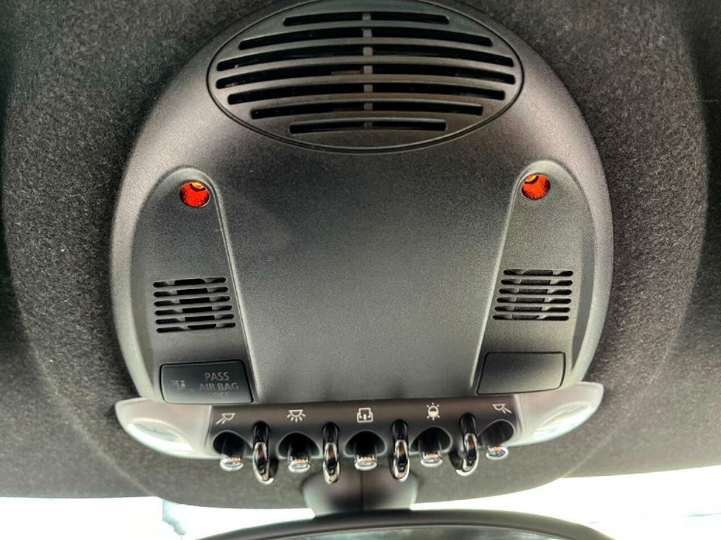 2011 MINI Cooper Clubman Image 27