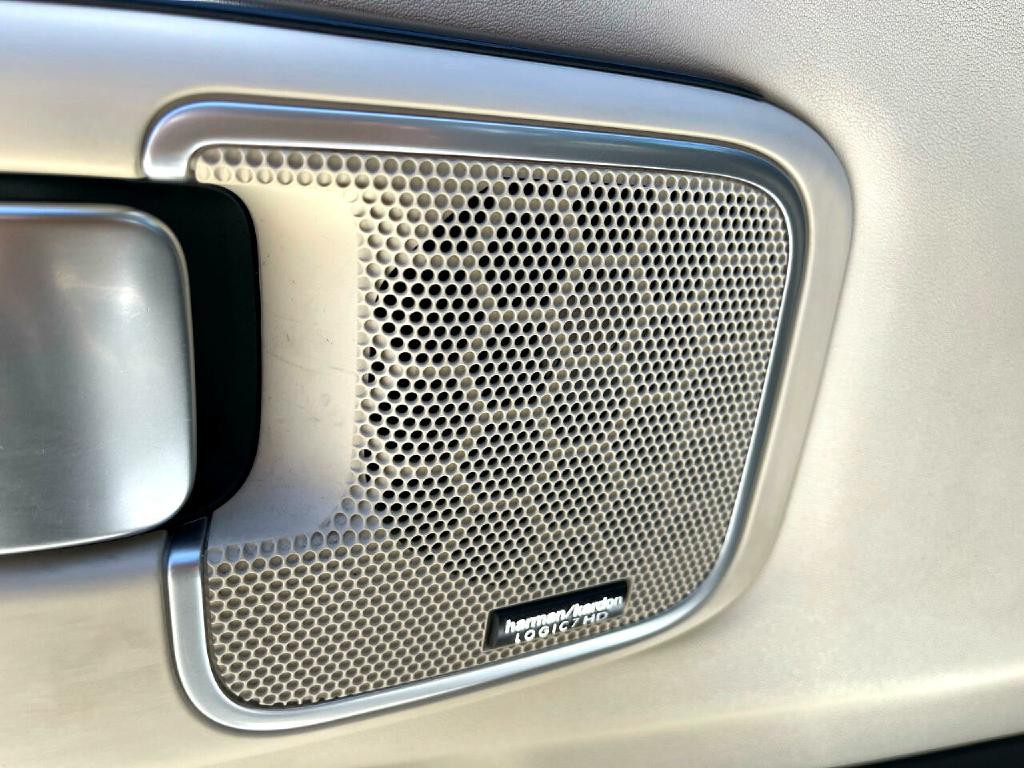 2011 Land Rover Range Rover Image 12