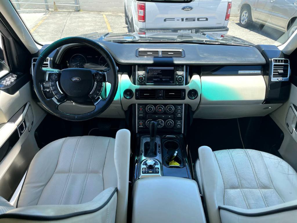 2011 Land Rover Range Rover Image 17