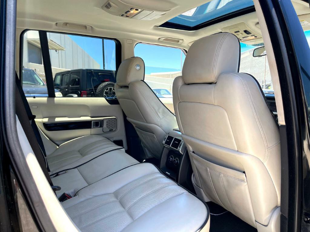 2011 Land Rover Range Rover Image 18