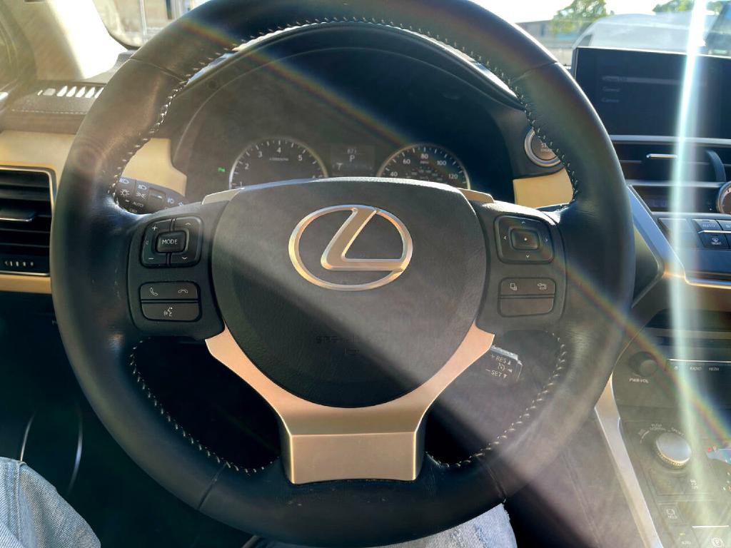 2016 Lexus NX 200t Image 20