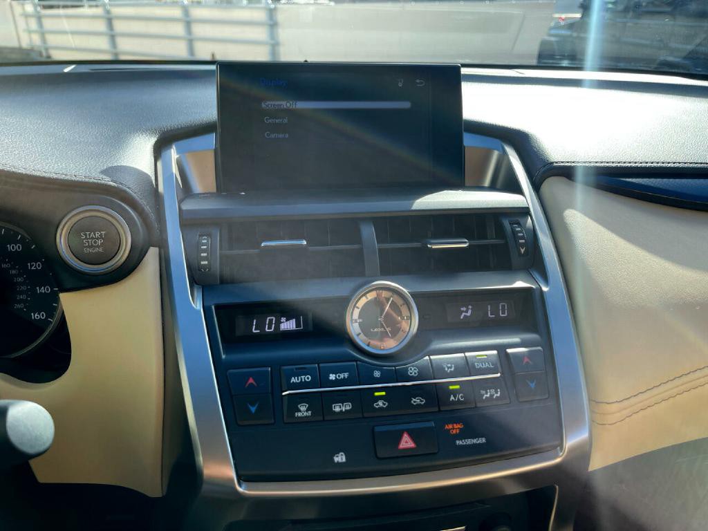 2016 Lexus NX 200t Image 21