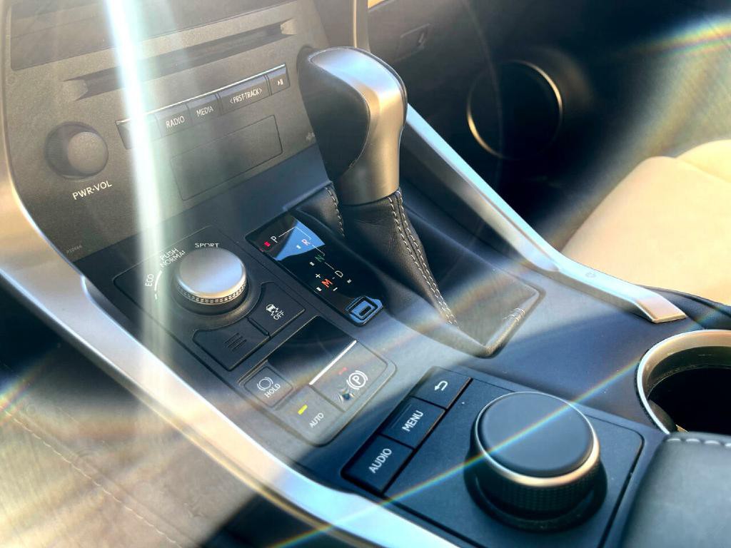 2016 Lexus NX 200t Image 23