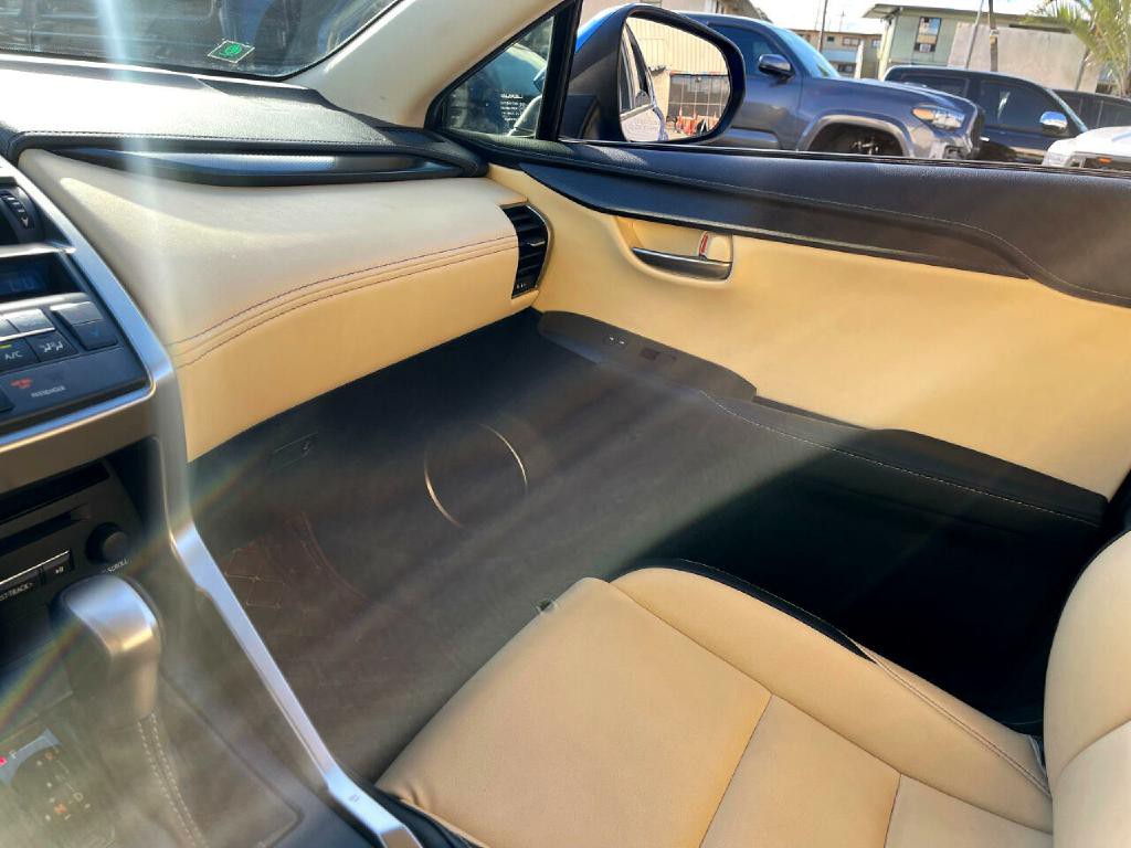 2016 Lexus NX 200t Image 24