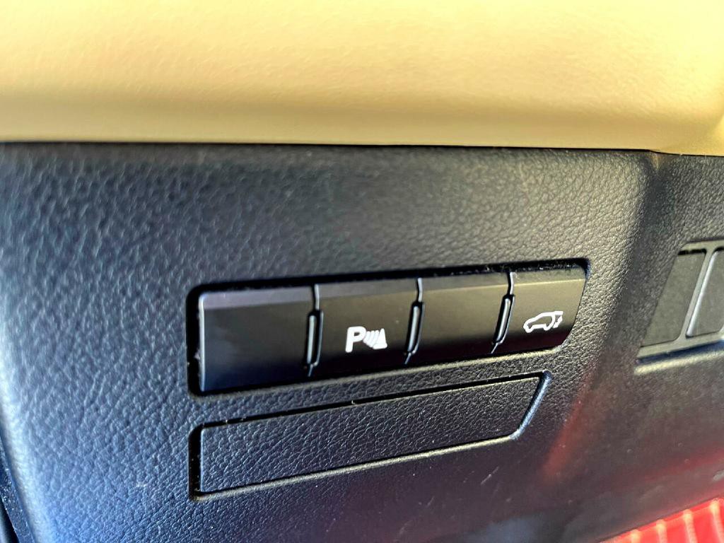2016 Lexus NX 200t Image 25