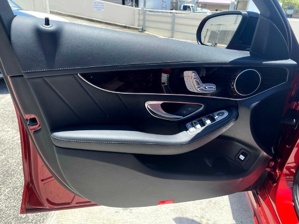 2016 Mercedes-Benz C-Class Image 13