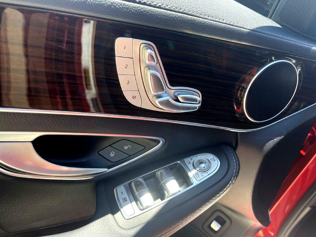 2016 Mercedes-Benz C-Class Image 14