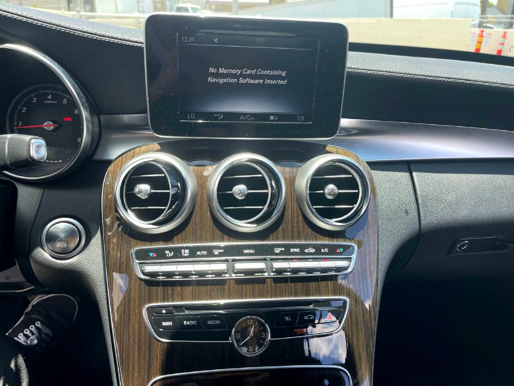 2016 Mercedes-Benz C-Class Image 24