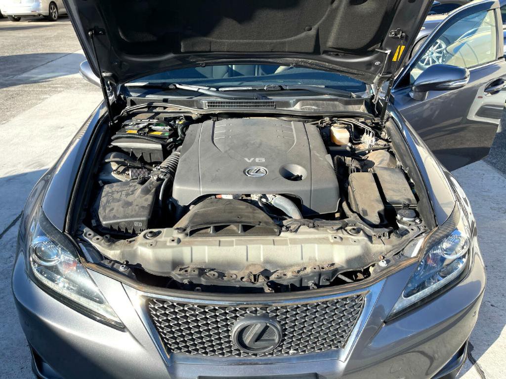 2013 Lexus IS Image 15
