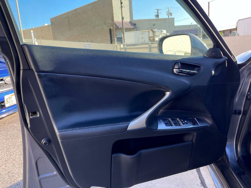 2013 Lexus IS Image 20