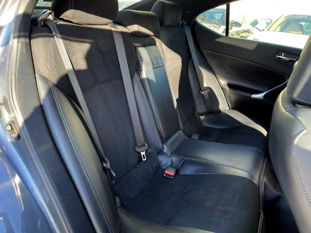 2013 Lexus IS Image 31