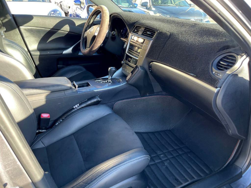 2013 Lexus IS Image 32