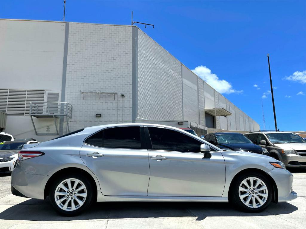 2019 Toyota Camry Image 7