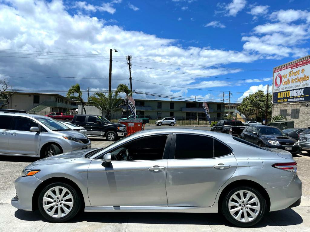 2019 Toyota Camry Image 8