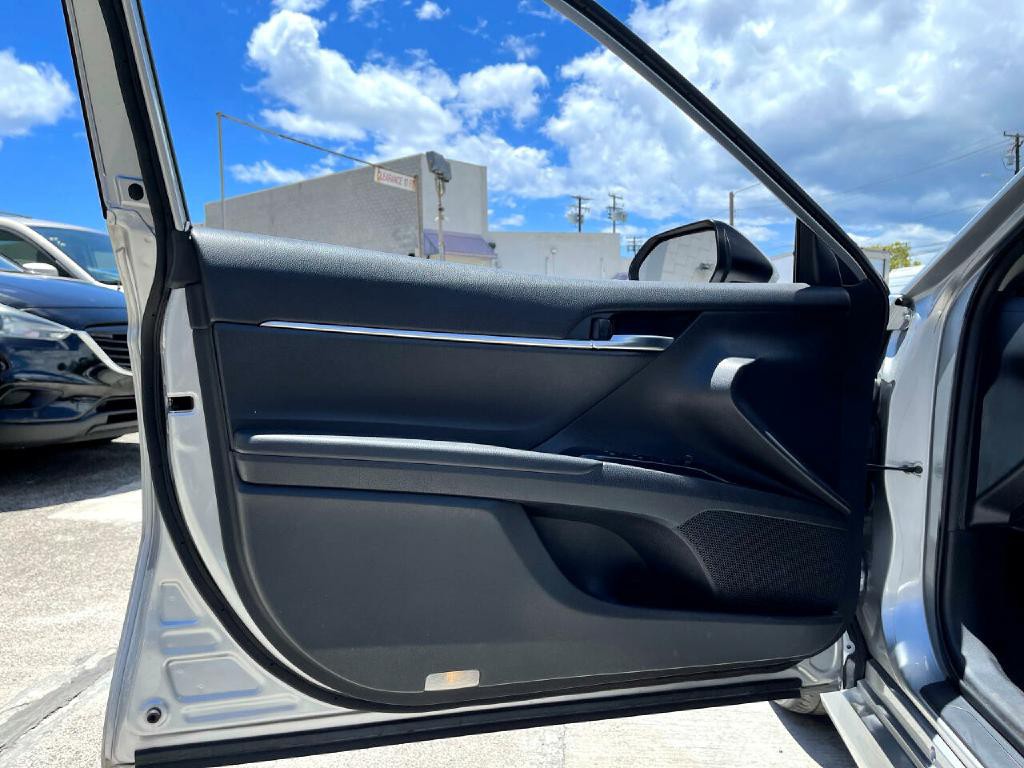 2019 Toyota Camry Image 11