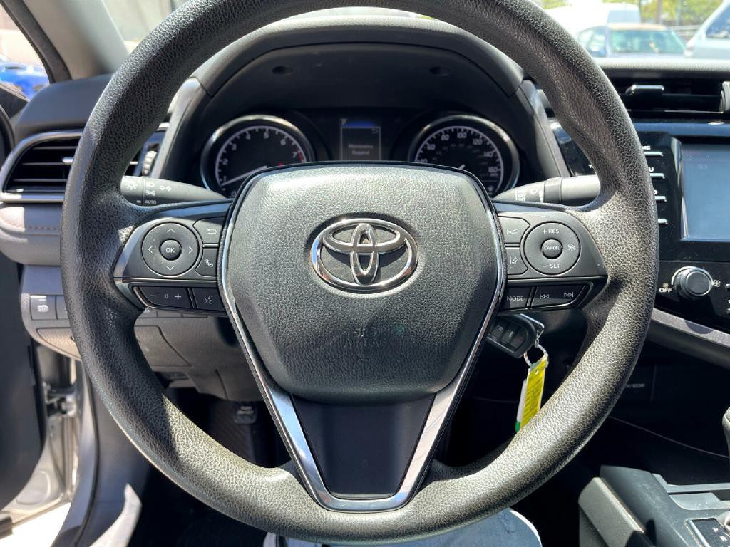 2019 Toyota Camry Image 19