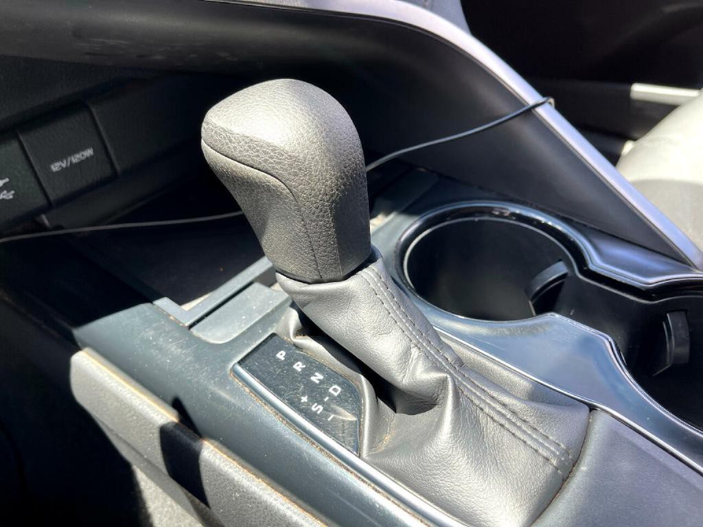 2019 Toyota Camry Image 21