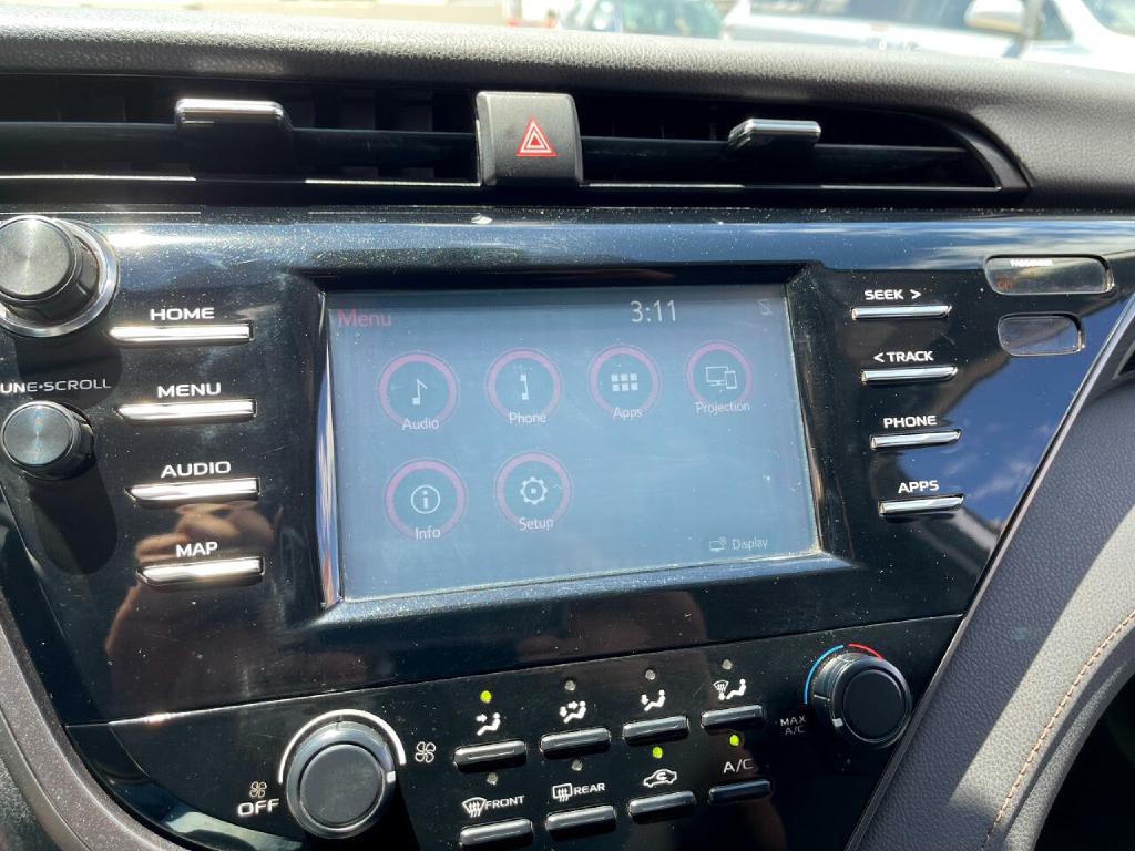 2019 Toyota Camry Image 22