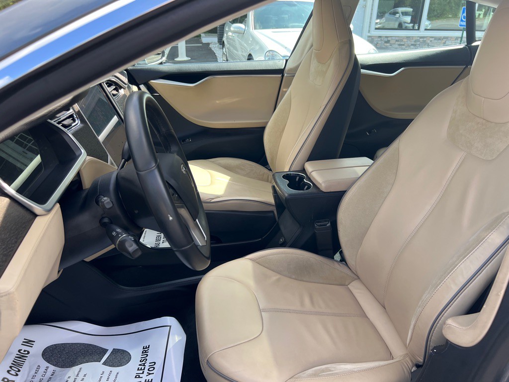 2013 Tesla Model S Image 21
