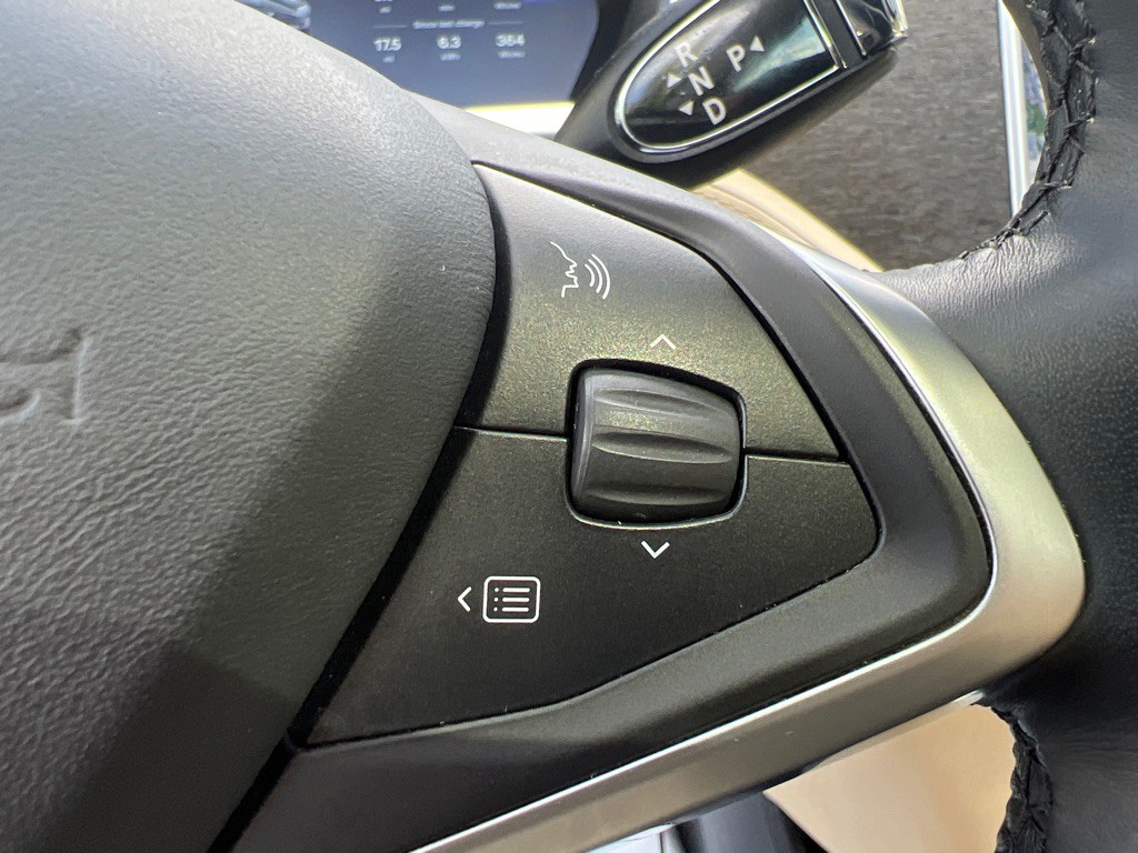2013 Tesla Model S Image 26