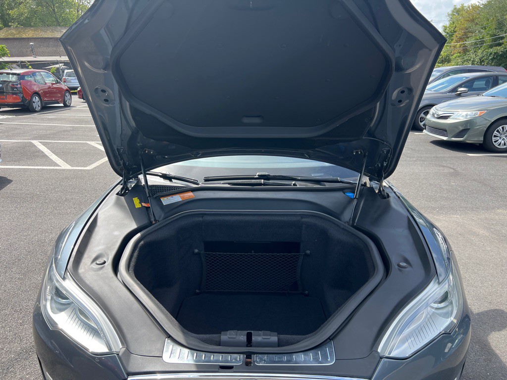 2013 Tesla Model S Image 31