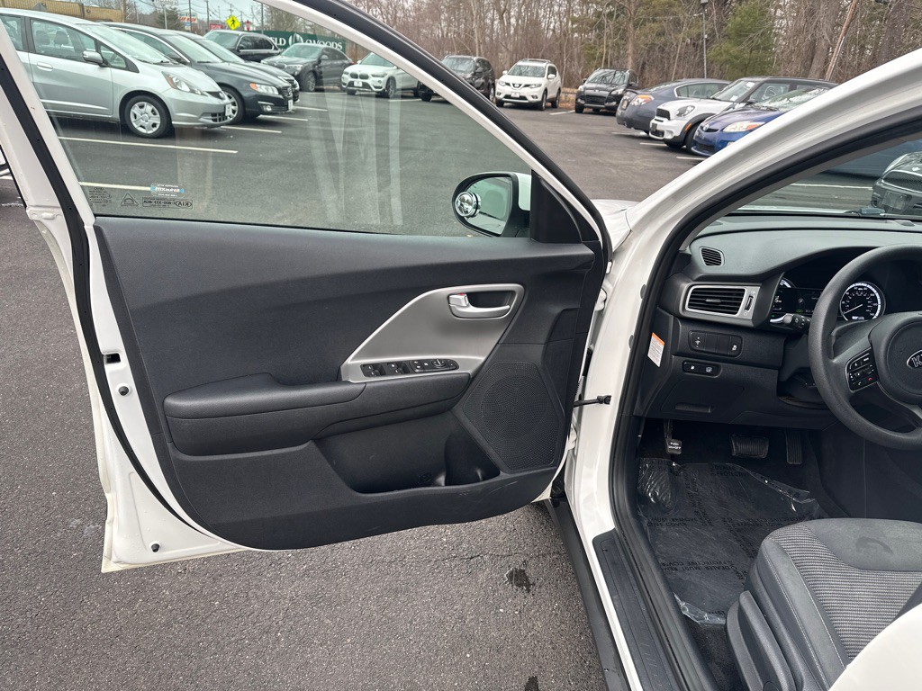 2017 Kia Niro Image 14
