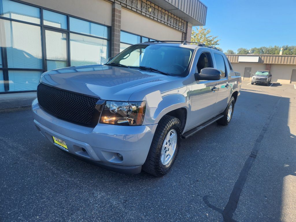 2007 Chevrolet Avalanche Image 2