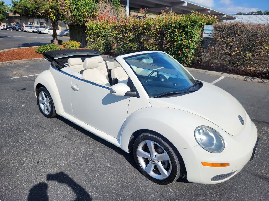 2007 Volkswagen Beetle Image 2