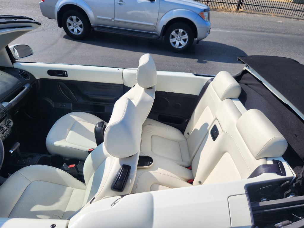 2007 Volkswagen Beetle Image 31