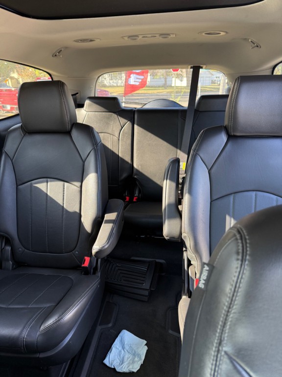 2017 Buick Enclave Image 16