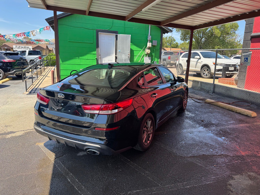 2020 Kia Optima Image 3