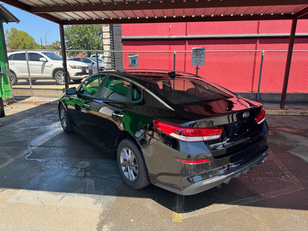 2020 Kia Optima Image 4