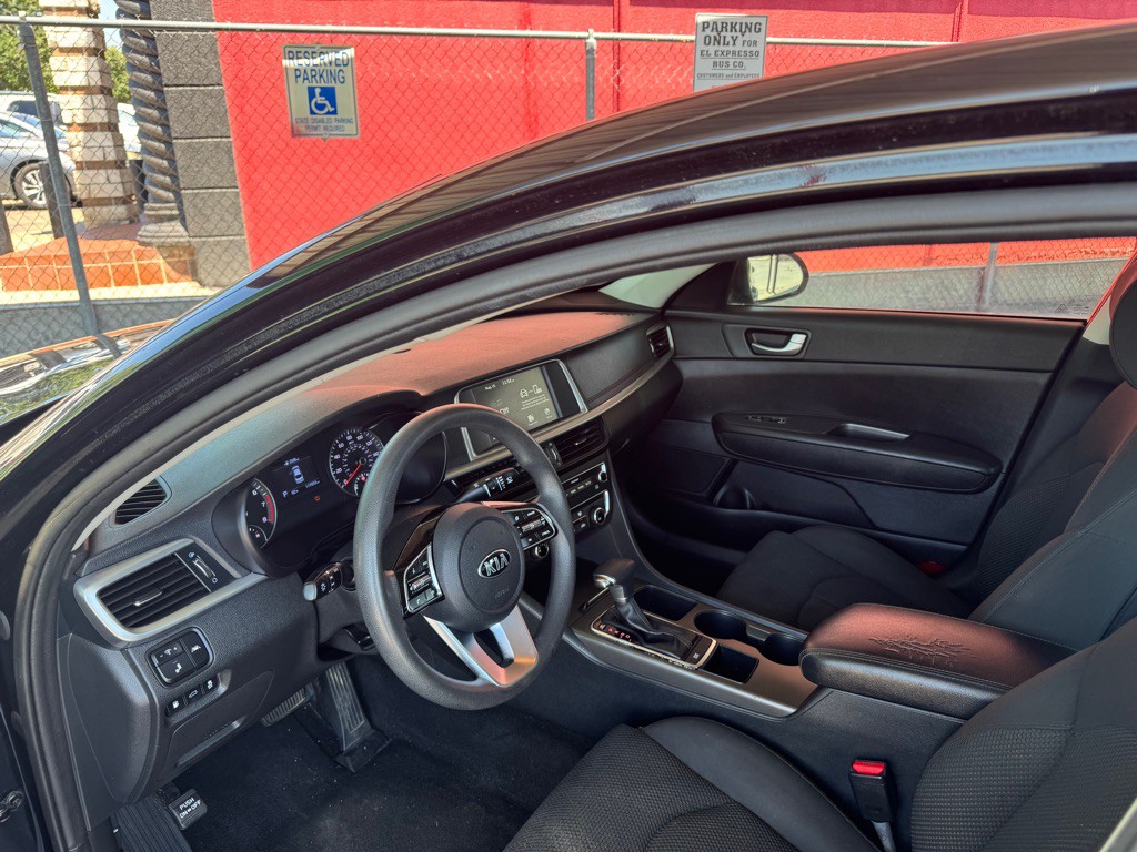 2020 Kia Optima Image 5