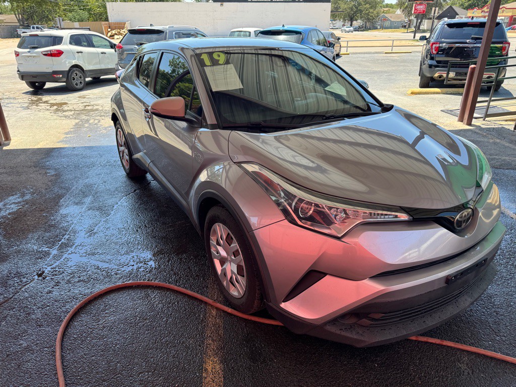 2019 Toyota C-HR Image 2
