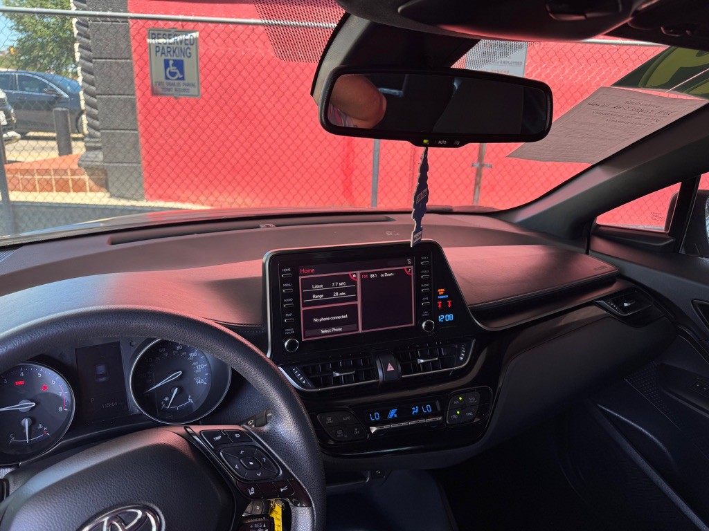 2019 Toyota C-HR Image 8