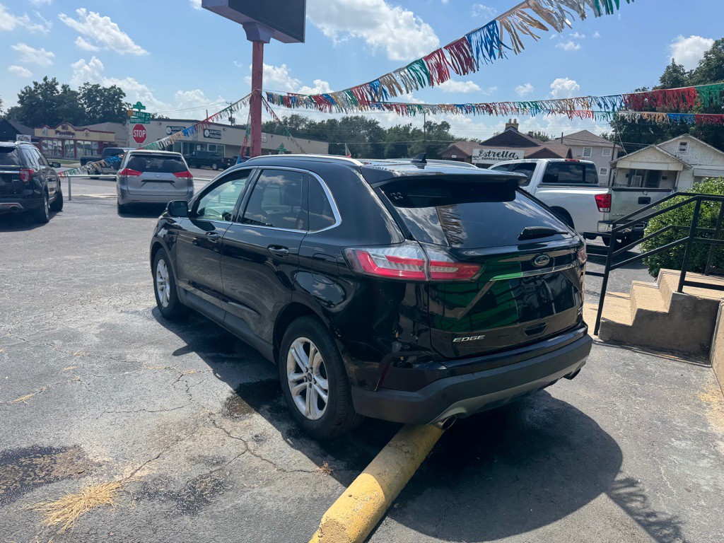 2019 Ford Edge Image 4