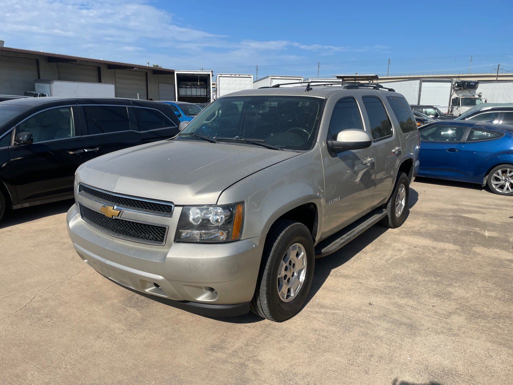 2013 Chevrolet Tahoe Image 2