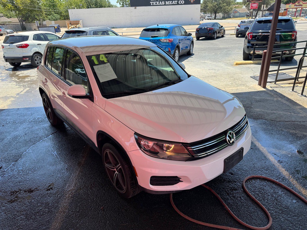 2014 Volkswagen Tiguan Image 2