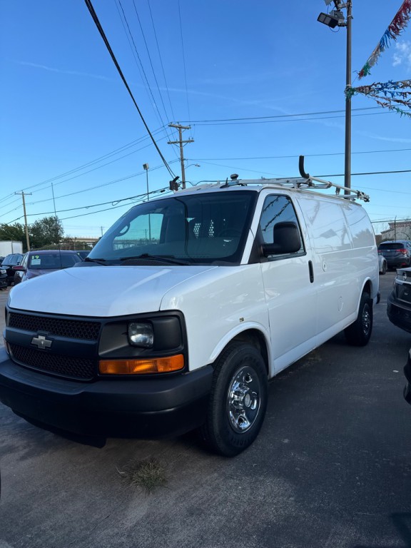 2015 Chevrolet Express Image 1