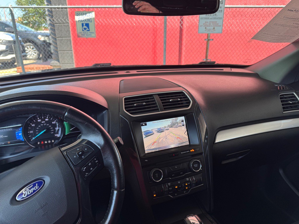 2016 Ford Explorer Image 10