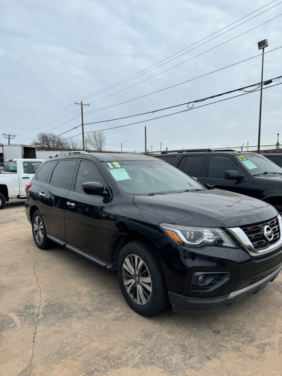 2018 Nissan Pathfinder Image 2