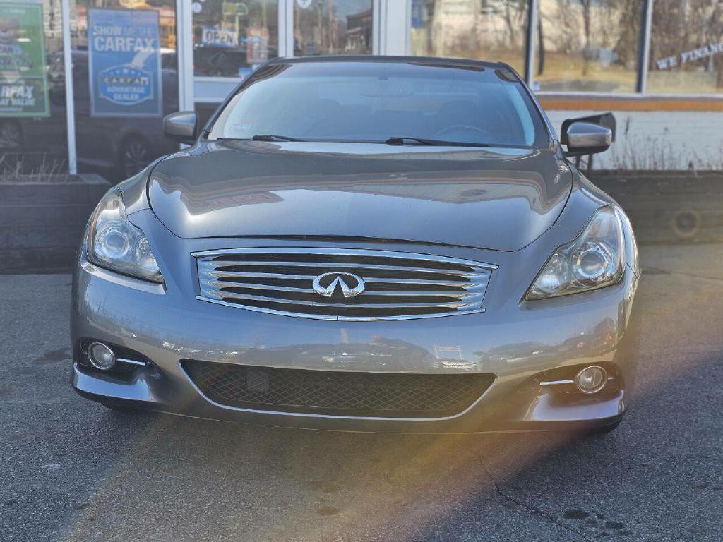 2011 INFINITI G37 Image 8
