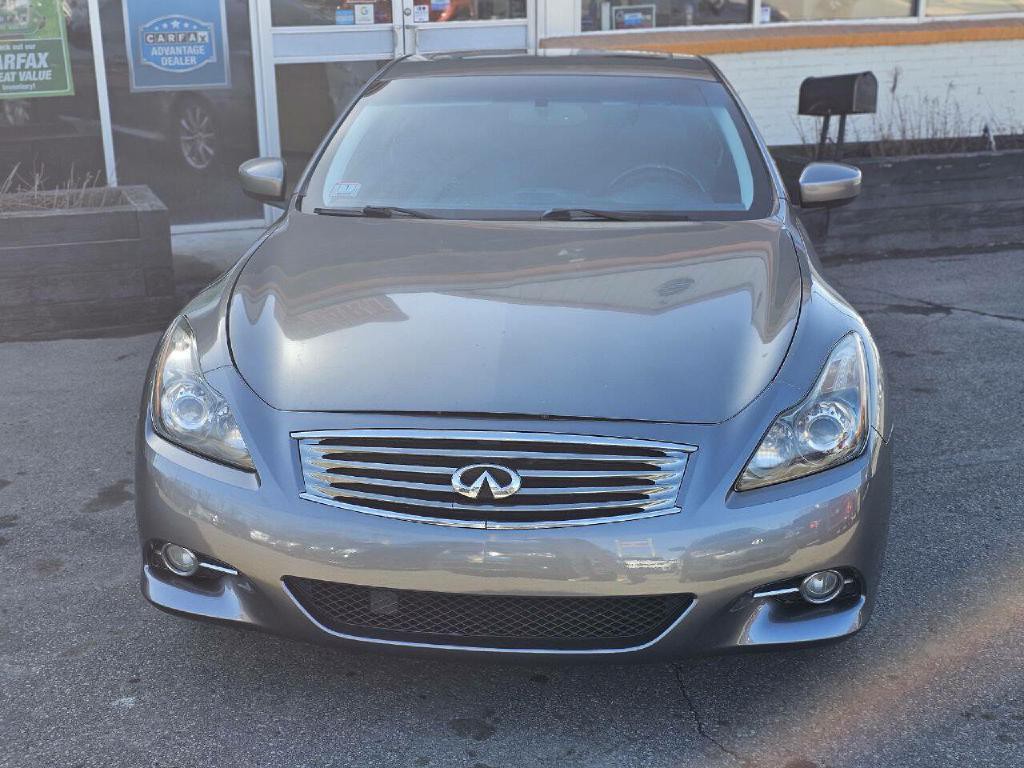 2011 INFINITI G37 Image 9
