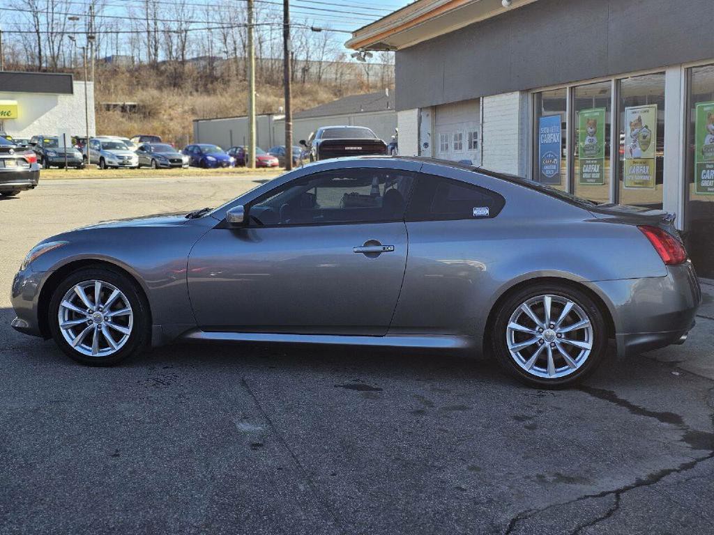 2011 INFINITI G37 Image 12