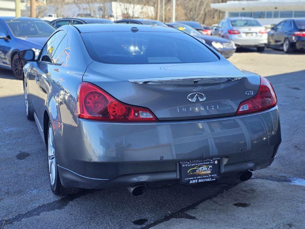 2011 INFINITI G37 Image 13