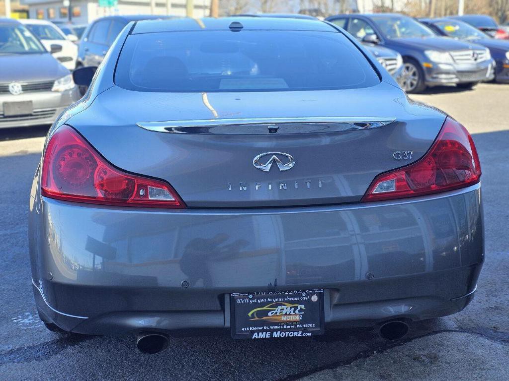 2011 INFINITI G37 Image 14