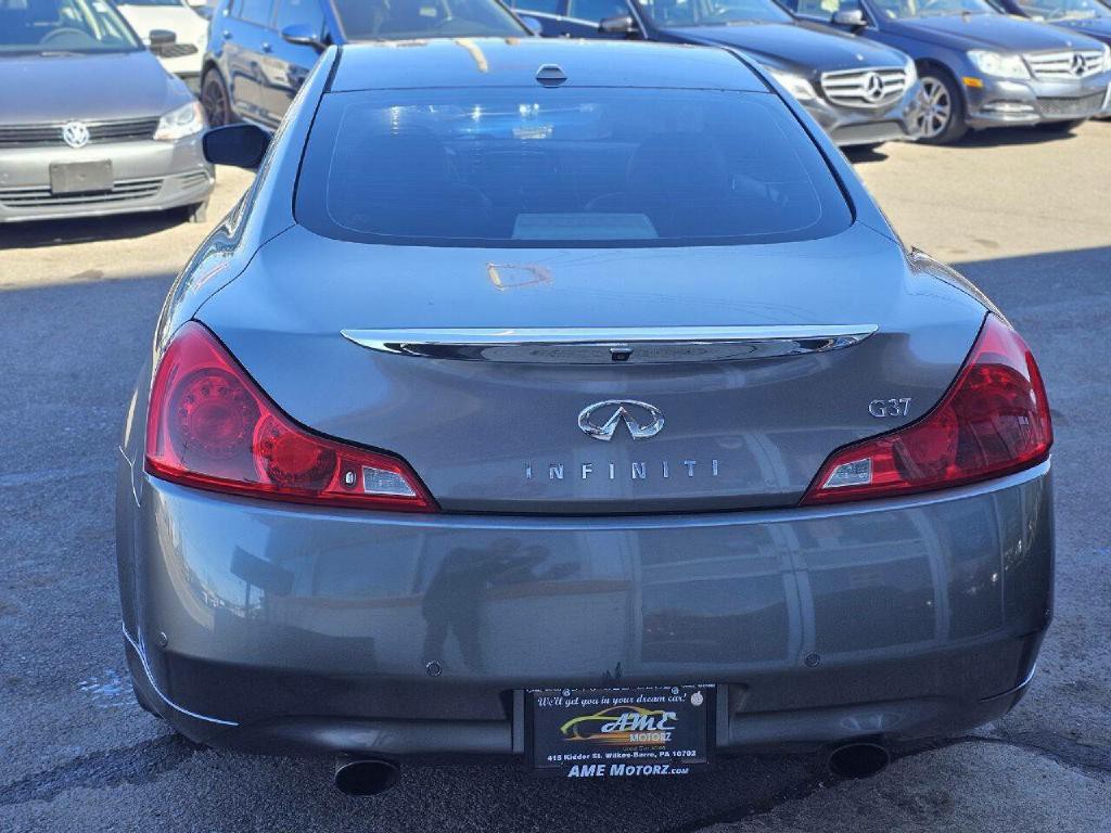 2011 INFINITI G37 Image 15