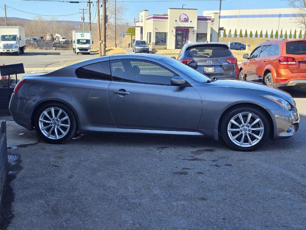 2011 INFINITI G37 Image 18